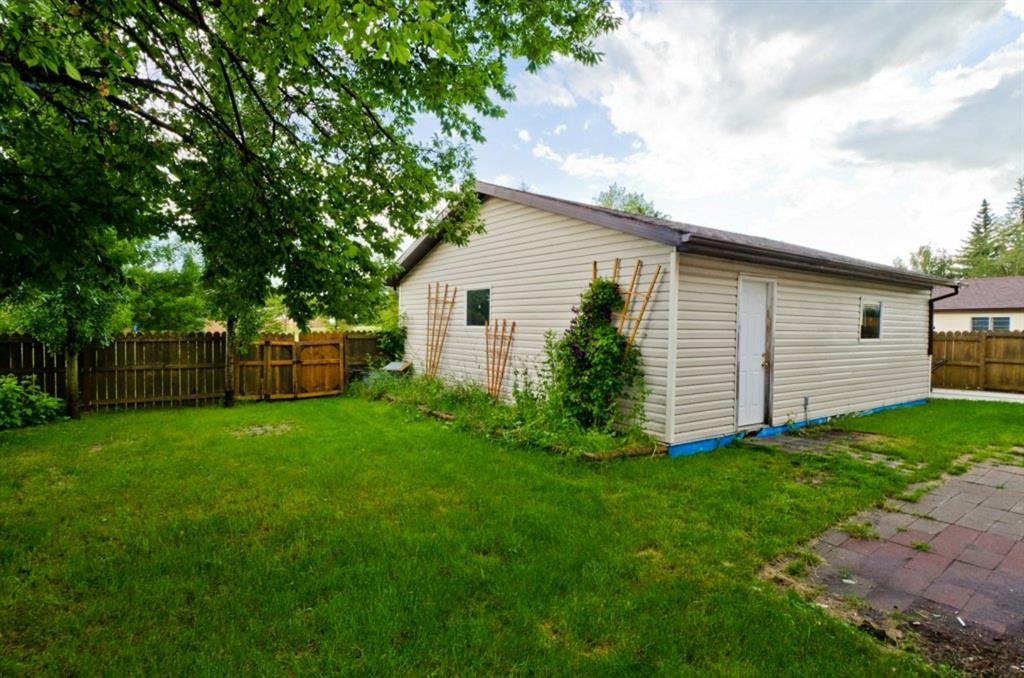 29 Brentwood Drive, Strathmore, AB C4290665 Michelle Eldjarnson