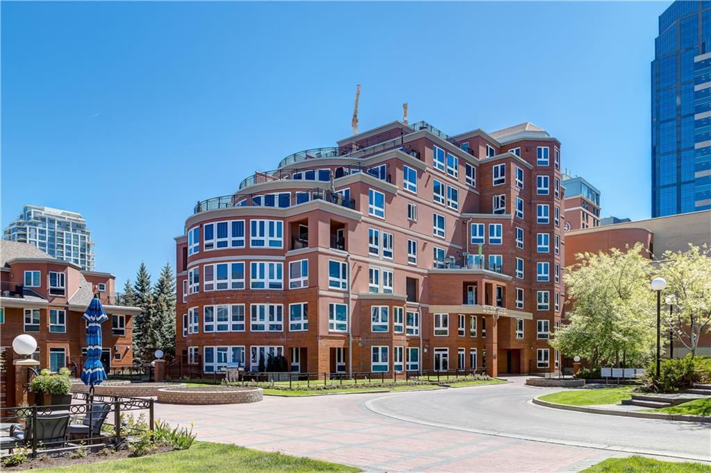 8406 400 Eau Claire Avenue SW, Calgary, AB, T2P 4X1 • C4178695