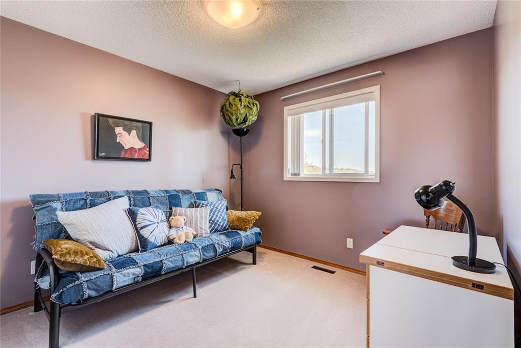 152 Hidden Valley Manor NW, Calgary, AB, t3a 5v6 C4184621 Robyn