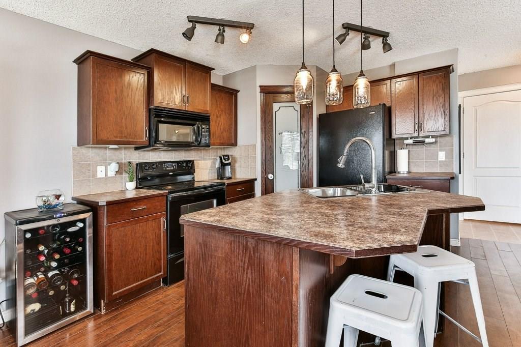 340 Sagewood Landing SW, Airdrie, AB, T4B 3N6 C4189343 Mari Carr