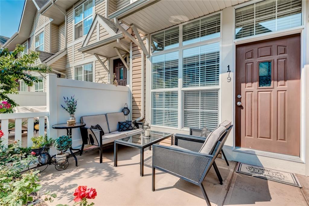 179 New Brighton Villas SE, Calgary, AB, T2Z 0T5 C4198546 Jablonski