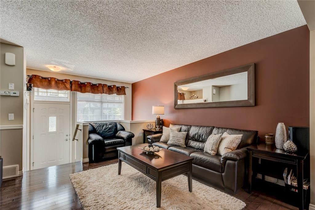 179 New Brighton Villas SE, Calgary, AB, T2Z 0T5 C4198546 Jablonski