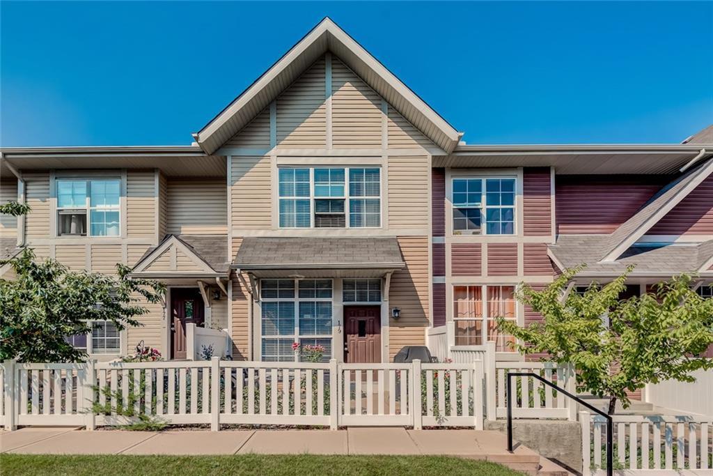 179 New Brighton Villas SE, Calgary, AB, T2Z 0T5 C4198546 Jablonski Real Estate Group