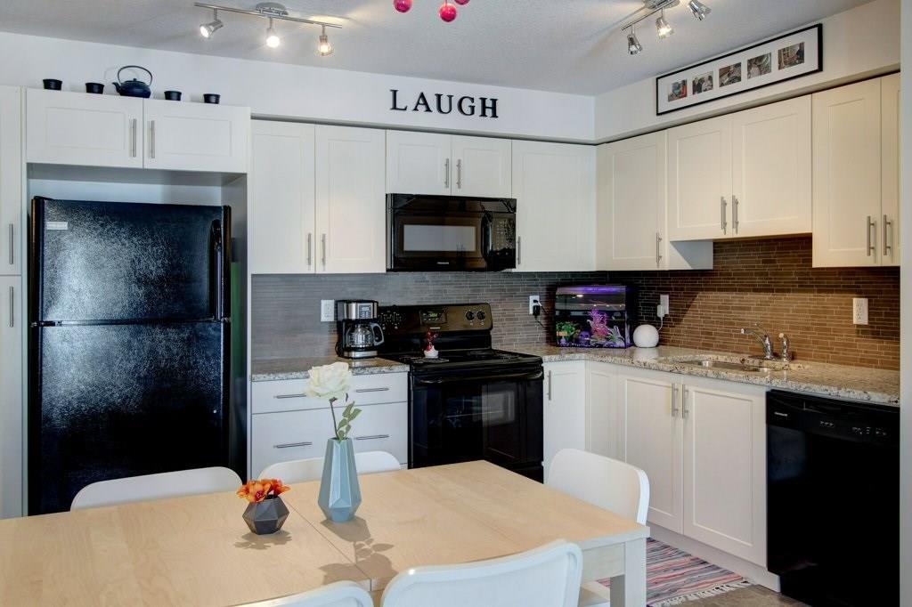 2314 99 Copperstone Park SE, Calgary, AB C4209345 Christine