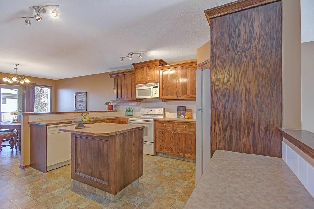 80 Hillview Road, Strathmore, AB, T1P 1T8 C4209525 Homes by Hayley