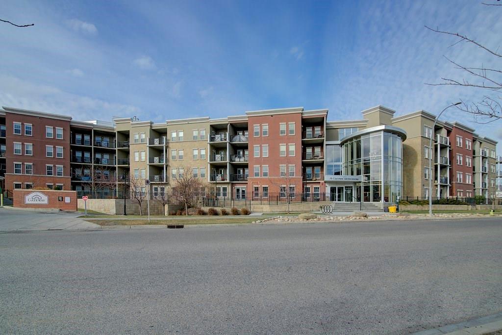 2605 11811 Lake Fraser Drive SE, Calgary, AB, T2J 7J4 C4215401 J.T