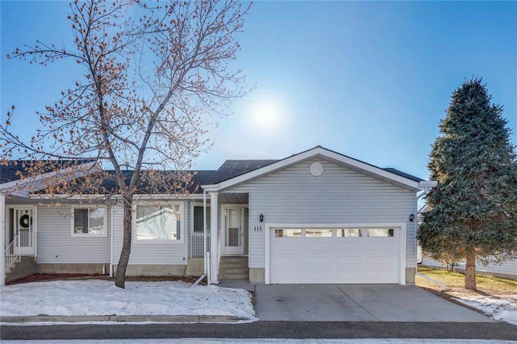 115 Lincoln Manor SW, Calgary, AB, T3E 7E3 C4218659 The Penley
