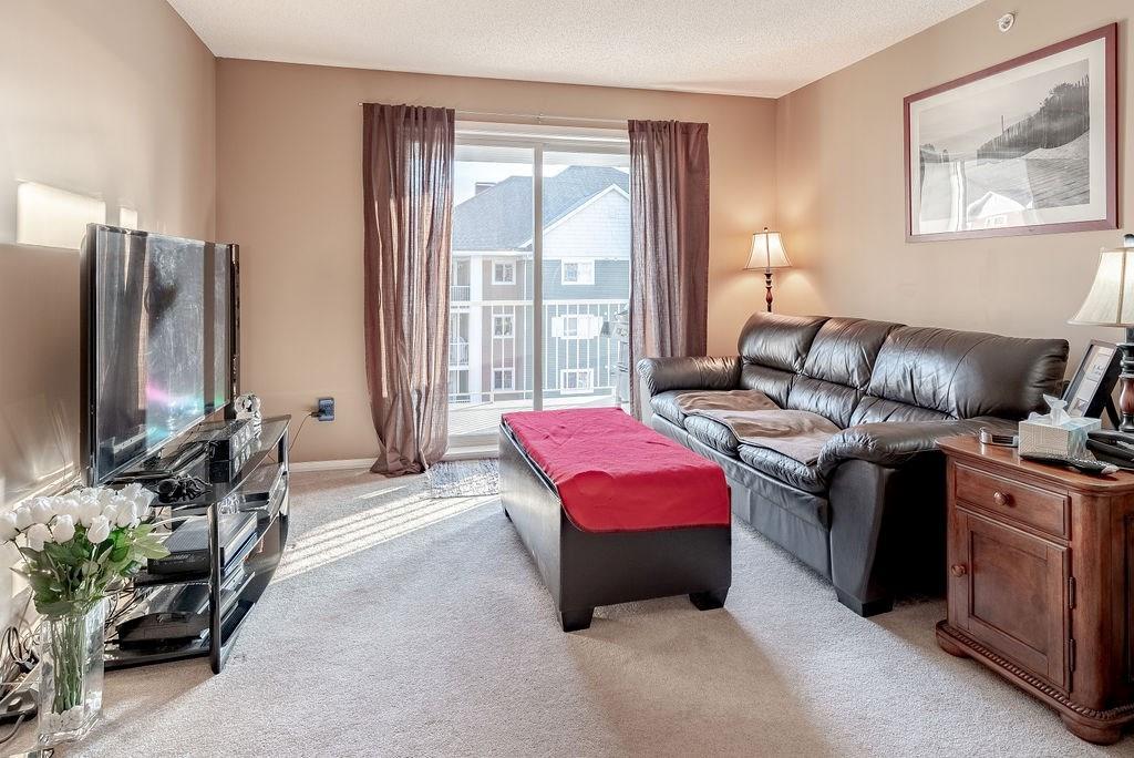 4421 10 Prestwick Bay SE, Calgary, AB, T2Z 0B4 C4222458 Smith