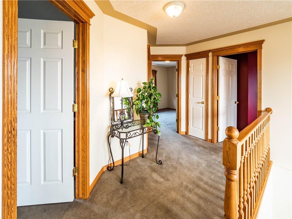 12 Hillview Drive, Strathmore, AB, T1P 1S6 C4223532 Heart & Sold