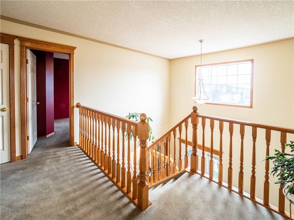 12 Hillview Drive, Strathmore, AB, T1P 1S6 C4223532 Heart & Sold