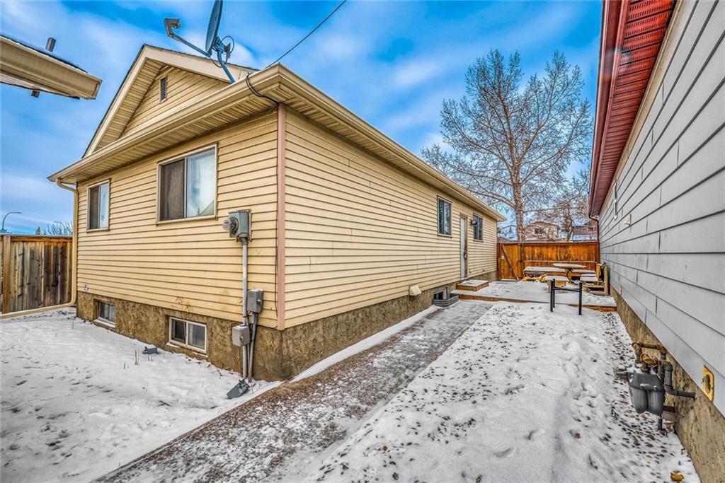 19 Erin Woods Boulevard SE, Calgary, AB C4223243 Michelle Eldjarnson