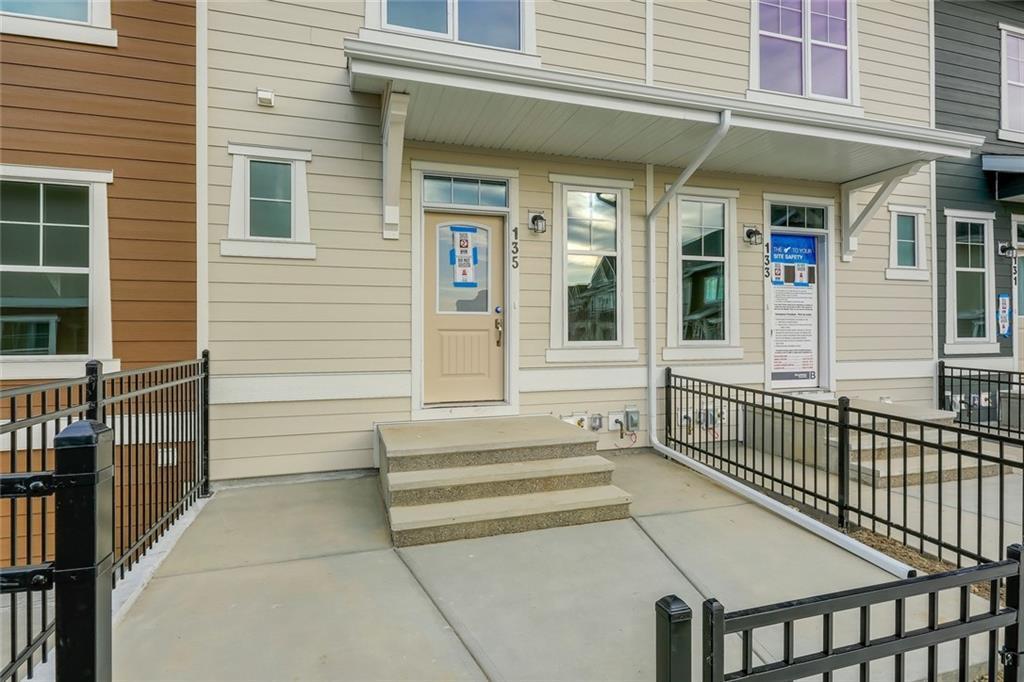 135 Cranbrook Walk SE, Calgary, AB, T3M 2V5 C4238011 Kevin French