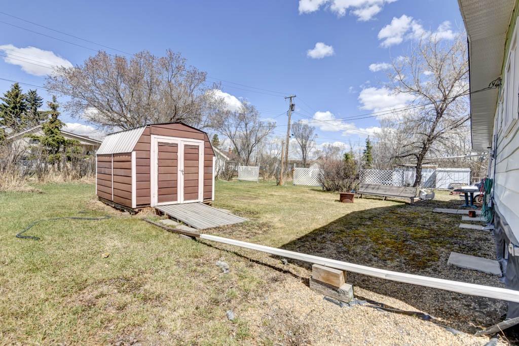 118 2 Nd Avenue, Delia, AB, T0J 0W0 C4294802 Raelene Nichol