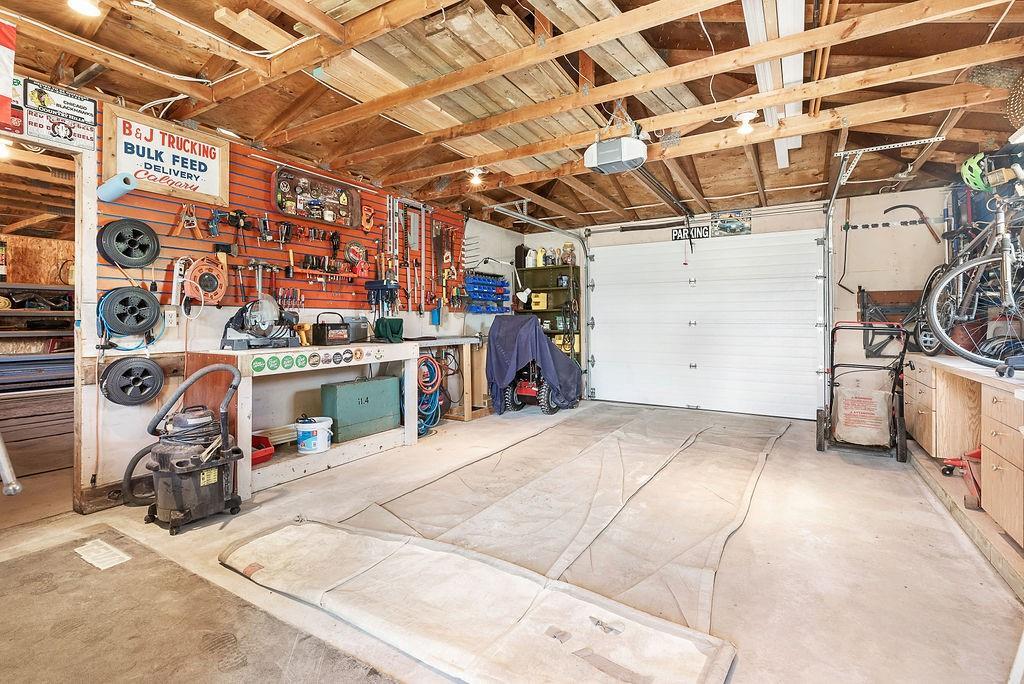 656 12 Avenue, Carstairs, AB, T0M 0N0 C4299280 The Beautiful Homes Team
