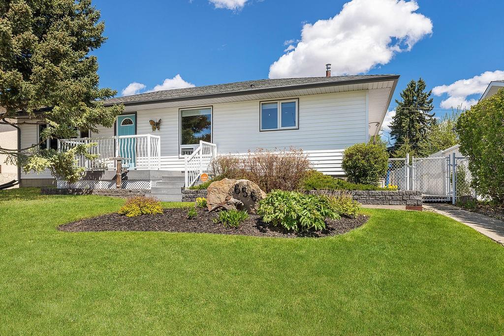 656 12 Avenue, Carstairs, AB, T0M 0N0 C4299280 The Beautiful Homes Team