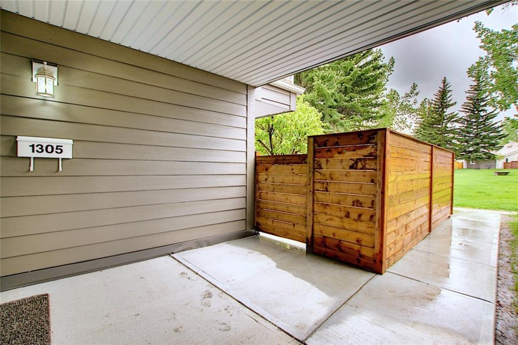 1305 13104 Elbow Drive SW, Calgary, AB, T2W 2P2 C4301189 Smith Pezzente Real Estate
