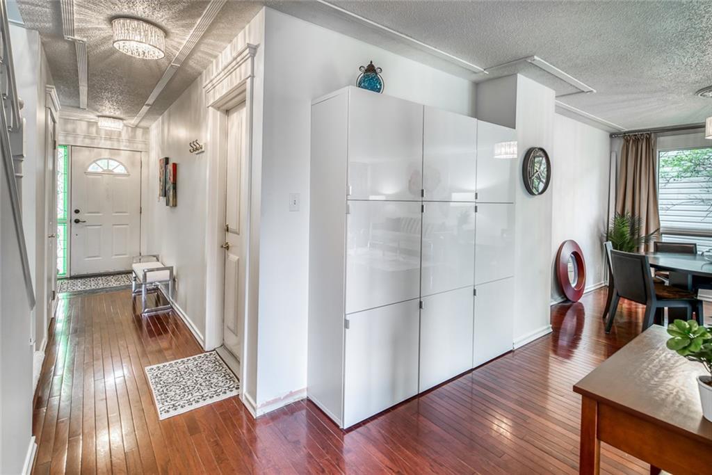 124 Prominence Heights SW, Calgary, AB, T3H 2Z6 C4300836 Simply