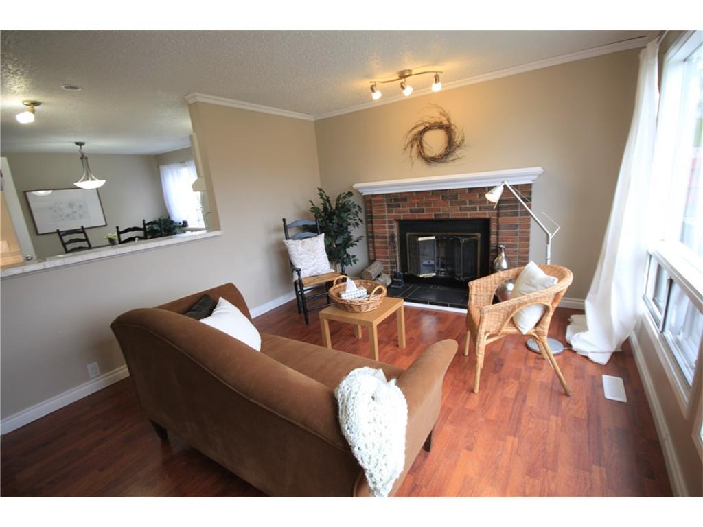 20 Sandstone Hill NW, Calgary, AB, T3K 2W7 C4061330 The Nash Group