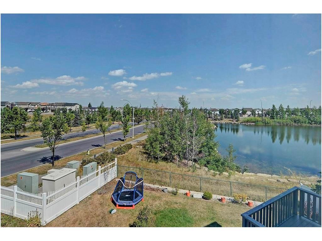 79 Everridge Villas SW, Calgary, AB, t2y 4y9 C4134387 Tudor