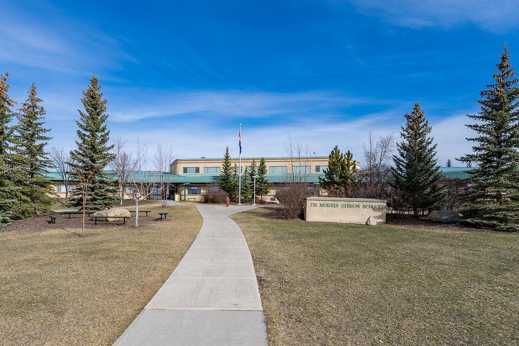 133 Crystal Shores Manor, Okotoks, AB, T1S 2H6 C4302704 Andrea