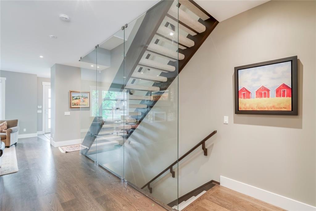 623 25 Avenue NW, Calgary, AB, T2M 2B1 C4305788 Ray Cote Real