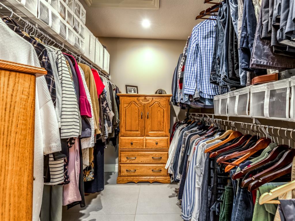 250 Tusslewood Grove NW, Calgary, AB, T3L 2Y4 | A1009470 | Kelly Houston