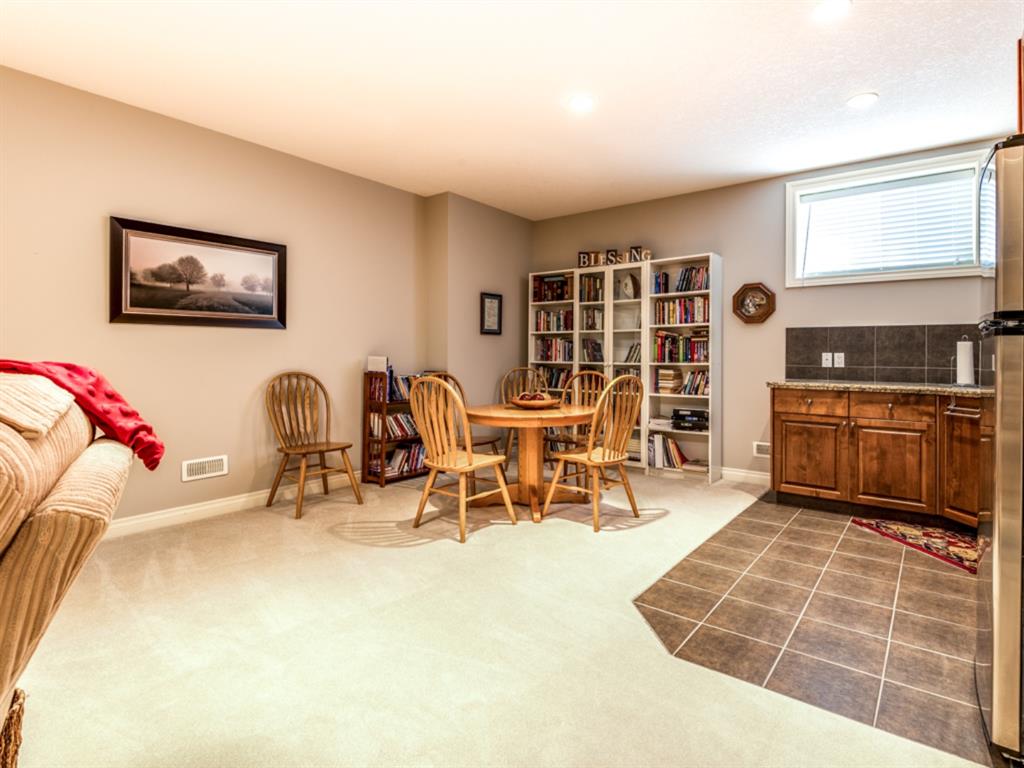 250 Tusslewood Grove NW, Calgary, AB, T3L 2Y4 A1009470 Kelly Houston