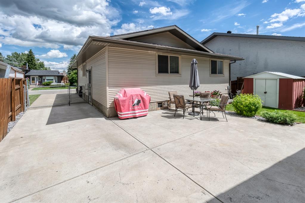 248 Deer Run Close SE, Calgary, AB, T2J 5P6 A1011298 Simply Homes