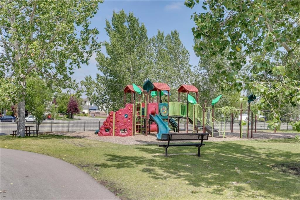 229 428 Chaparral Ravine View SE, Calgary, AB A1011278 Jablonski Real Estate Group 229 428 Chaparral Ravine View SE, Calgary, AB A1011278 Jablonski Real Estate Group