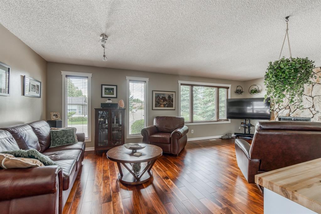 248 Deer Run Close SE, Calgary, AB, T2J 5P6 A1011298 Simply Homes