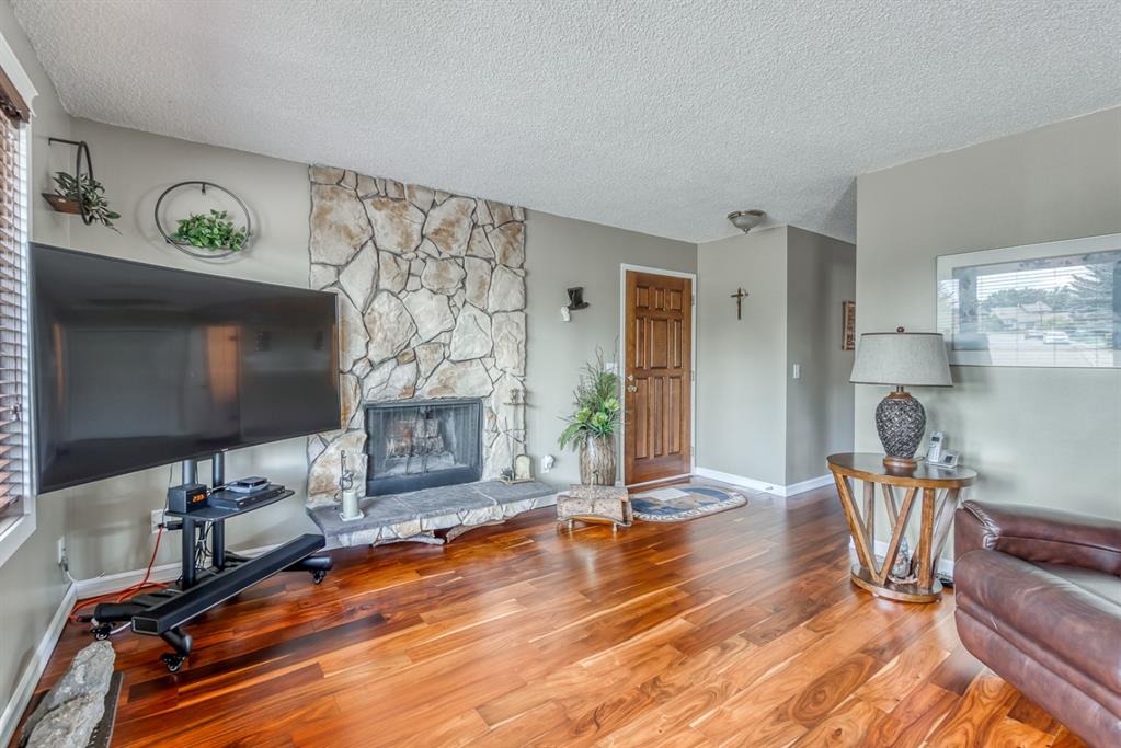 248 Deer Run Close SE, Calgary, AB, T2J 5P6 A1011298 Simply Homes