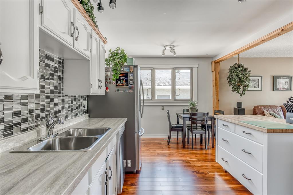 248 Deer Run Close SE, Calgary, AB, T2J 5P6 A1011298 Simply Homes