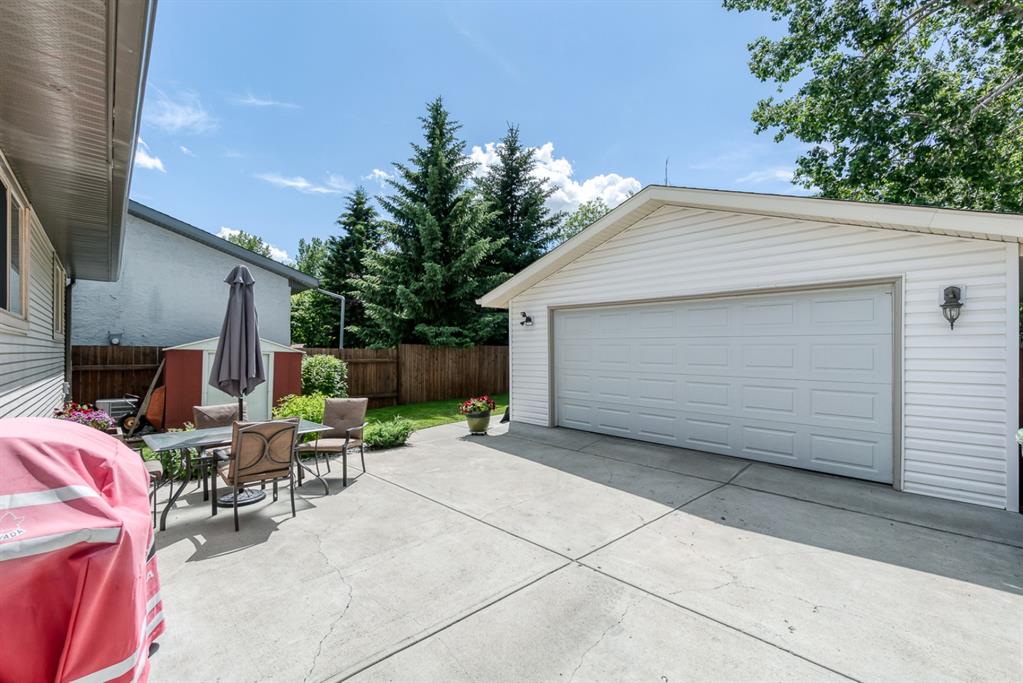 248 Deer Run Close SE, Calgary, AB, T2J 5P6 A1011298 Simply Homes