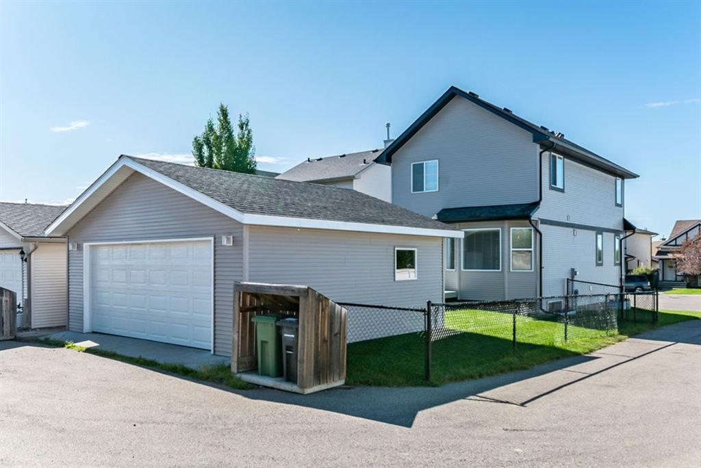 324 Drake Landing Close, Okotoks, AB, T1S 2M5 A1011827 Andrea