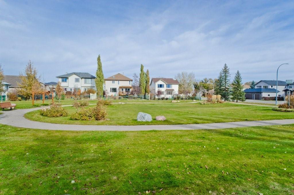 560 Sandy Beach Cove, Chestermere, AB A1013839 Carey Rose 560 Sandy Beach Cove, Chestermere, AB A1013839 Carey Rose