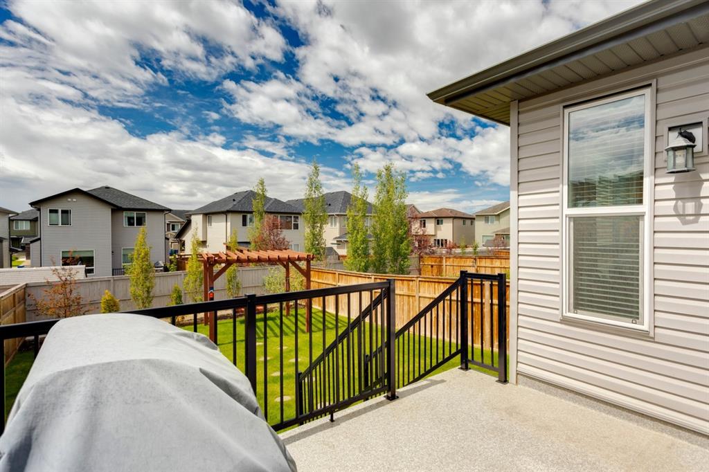 2057 Hillcrest Green SW, Airdrie, AB, T4B 3W1 A1014092 Connect Real