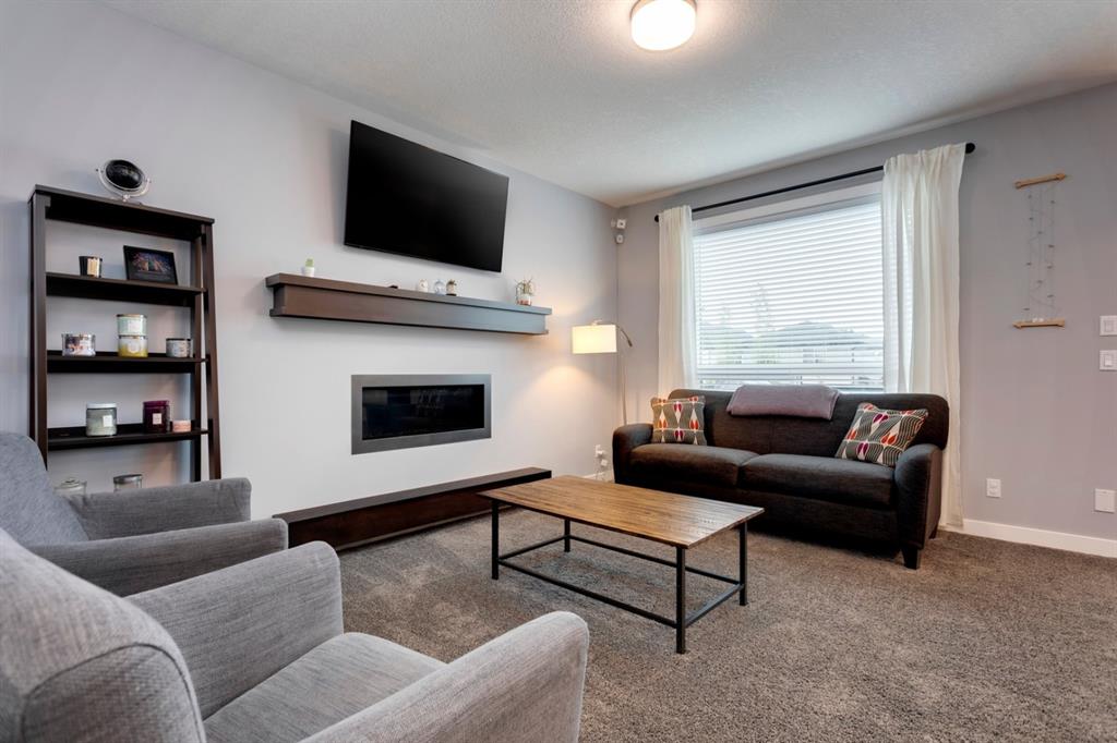 2057 Hillcrest Green SW, Airdrie, AB, T4B 3W1 A1014092 Connect Real