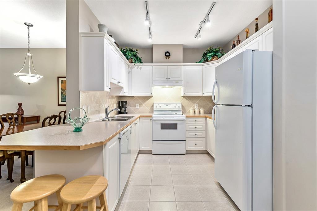 1107 Lake Fraser Green SE, Calgary, AB, T2J 7H6 A1014146 Smith