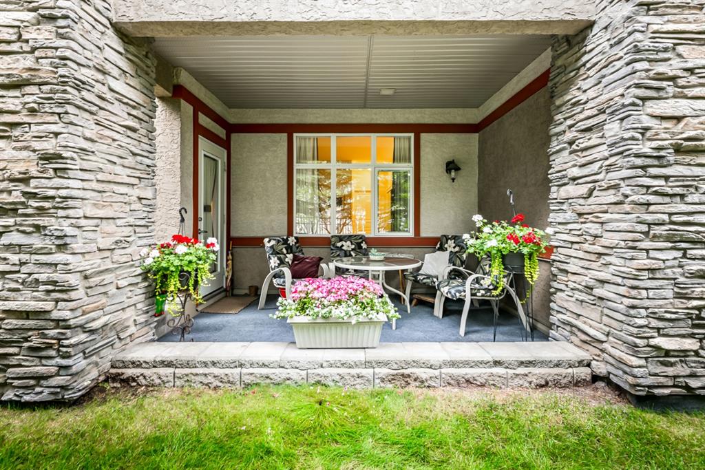 1107 Lake Fraser Green SE, Calgary, AB, T2J 7H6 A1014146 Smith