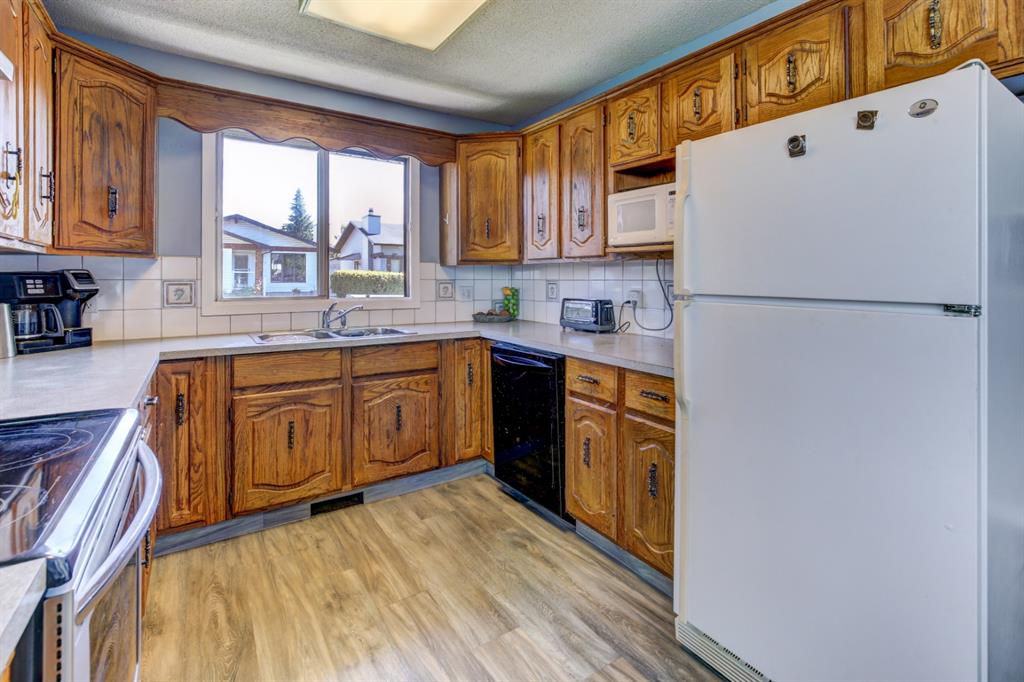 268 Marquis Place SE, Airdrie, AB, T4A 1Y3 A1017590 Mari Carr Real