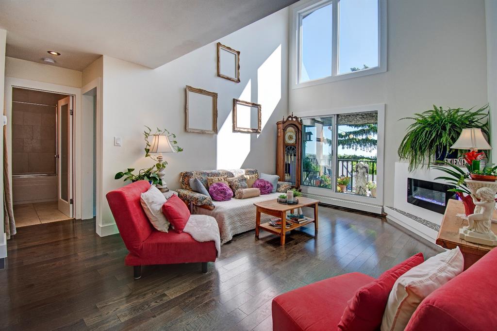 834 6400 Coach Hill Road SW, Calgary, AB A1017646 The Beautiful Homes Team 834 6400 Coach Hill Road SW, Calgary, AB A1017646 The Beautiful Homes Team