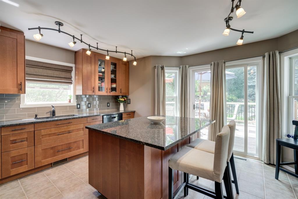 218 Signal Hill Place SW, Calgary, AB, T3H 2M5 A1018289 Randy Gallant