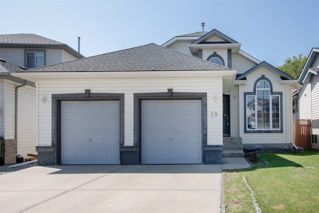 38 Canoe Circle SW, Airdrie, AB, T4B 2L6 A1020103 Mari Carr Real Estate