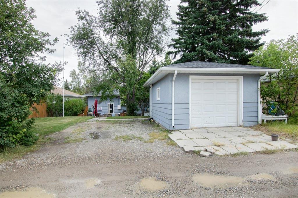 2603 Morley Trail NW, Calgary, AB, T2M 4G6 A1021752 Brenda Parai