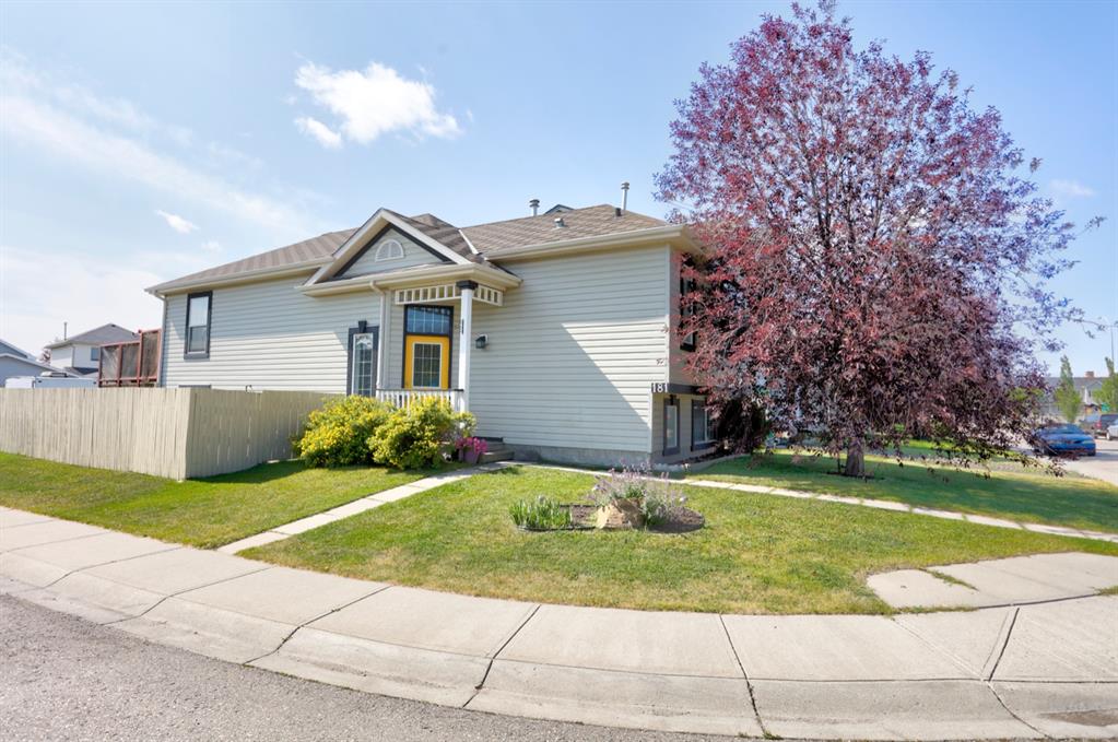 181 Coventry View NE, Calgary, AB, T3K 5H4 A1022380 Raelene Nichol