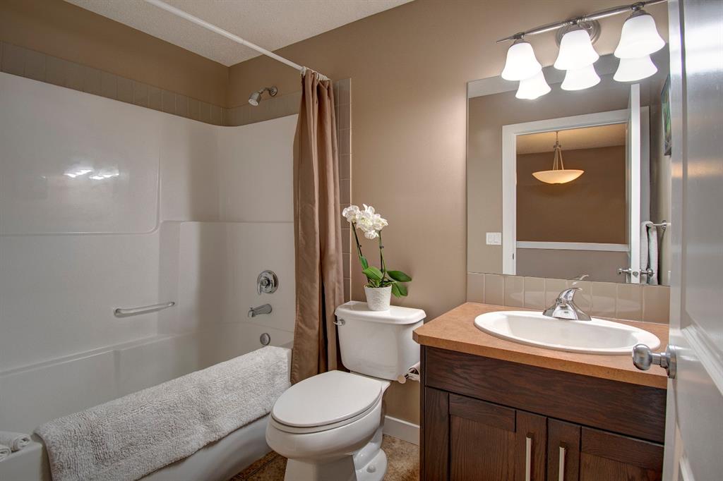 1168 Kings Heights Road SE, Airdrie, AB A1022415 The Beautiful