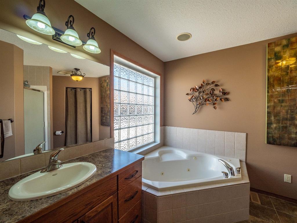 10 Speargrass Boulevard, Carseland, AB, T0J 0M0 A1025561 Heart