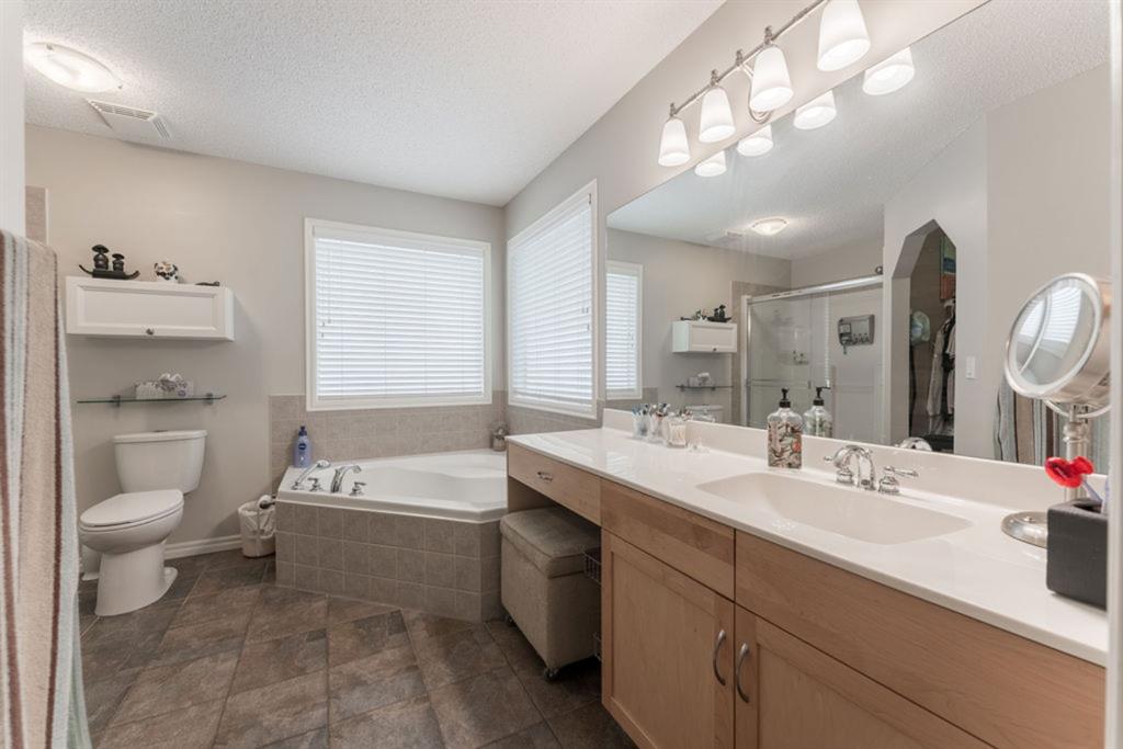 1049 Kincora Drive NW, Calgary, AB, T3R 1R4 A1025650 Smith Pezzente