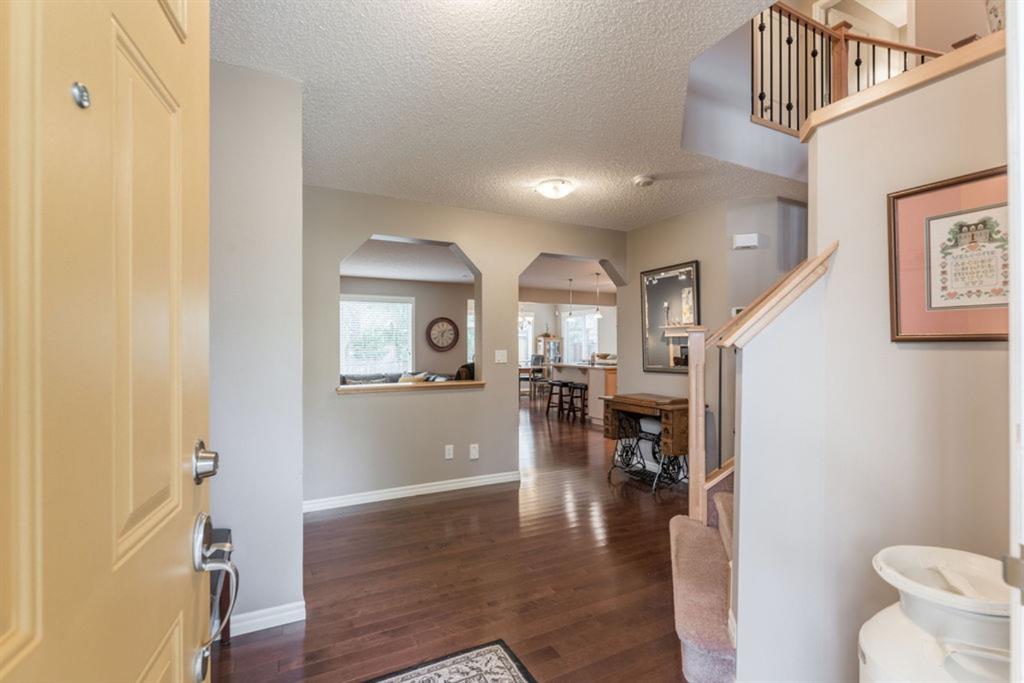 1049 Kincora Drive NW, Calgary, AB, T3R 1R4 A1025650 Smith Pezzente