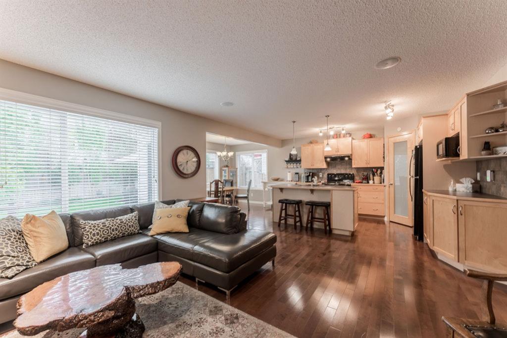 1049 Kincora Drive NW, Calgary, AB, T3R 1R4 A1025650 Smith Pezzente